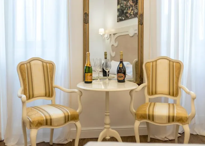 Palace Of Dreams Bed and Breakfast Σπλιτ